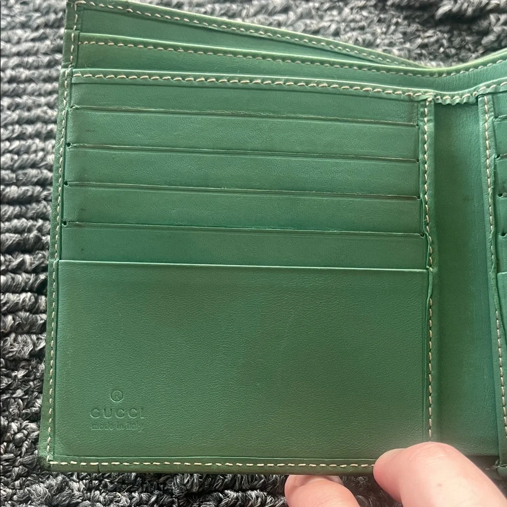 Gucci Green and Beige compact Wallet rare monogram two tone color block - Picture 4 of 8